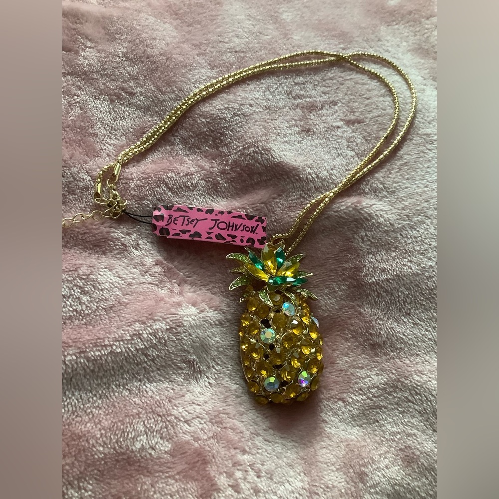 Ornate Pineapple Necklace